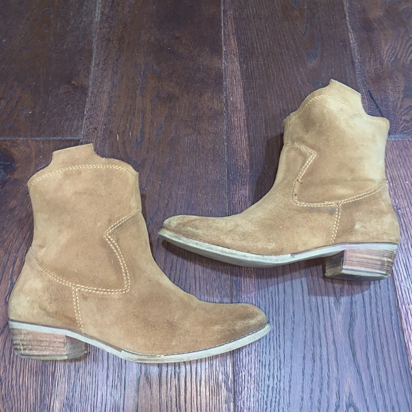 14th & Union Shoes - 14th & Union Ankle Boots Suede / Leather in tan. 8.5